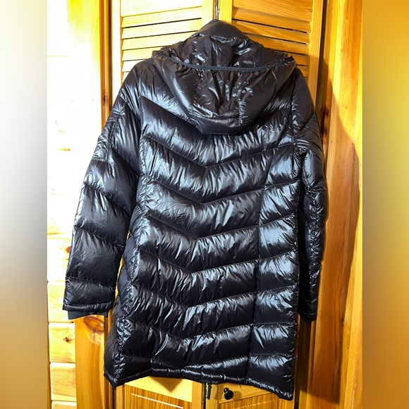 Women’s Andrew Marc Packable Lightweight Premium Down Long Jacket, Medium - Picture 3 of 4